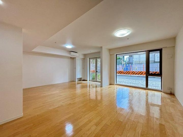 東京都渋谷区神宮前3(マンション)の賃貸物件の居間
