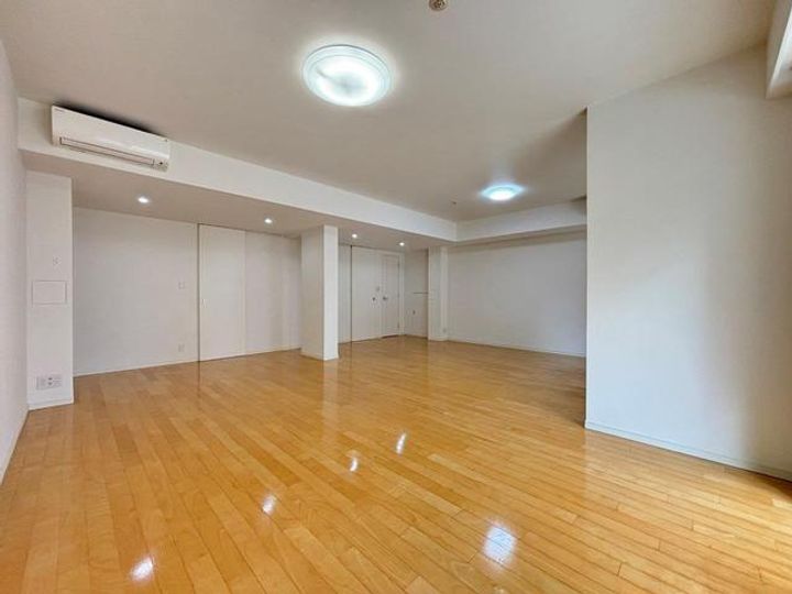 東京都渋谷区神宮前3(マンション)の賃貸物件の居間