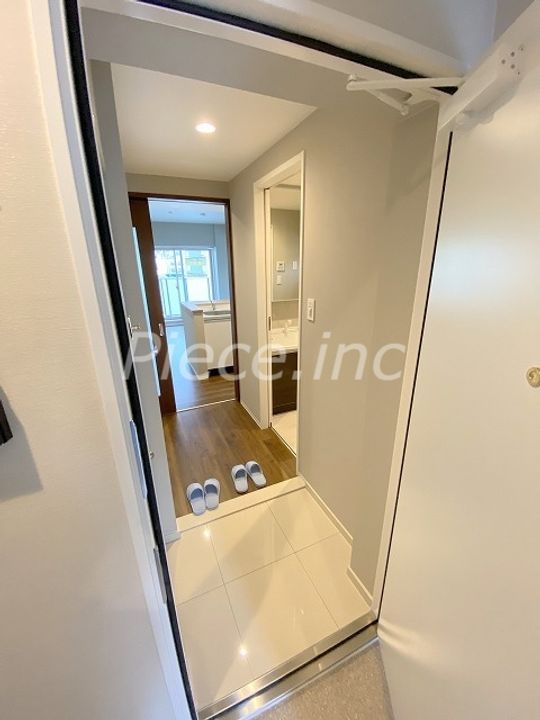 ラグレース天六の玄関