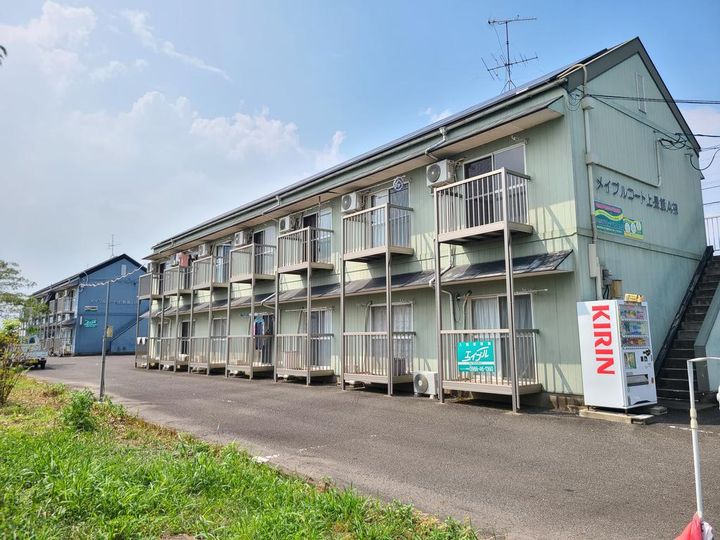 メイプルコート上長飯 Bの外観