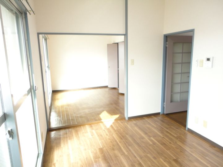 アーバンブレーム西春日の居間