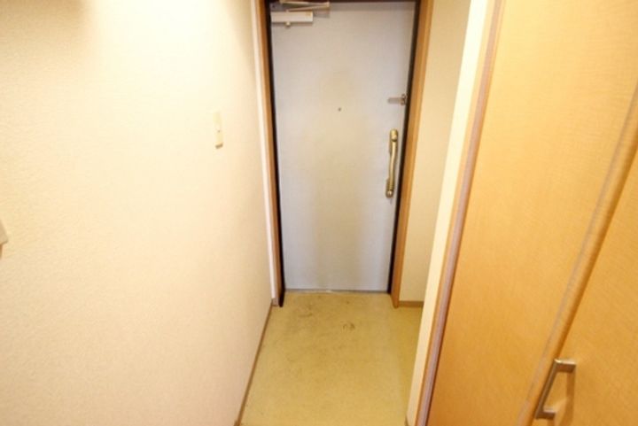 広島県広島市南区宇品御幸3(マンション)の賃貸物件の玄関