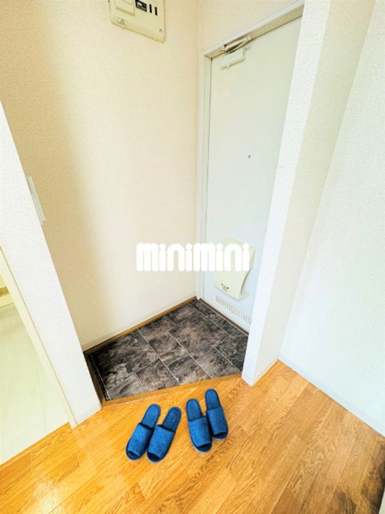 ビーフリー佐野Aの玄関