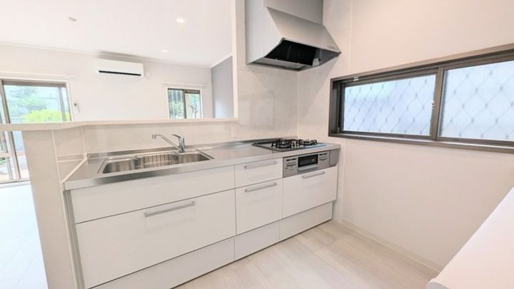 東京都世田谷区弦巻4(一戸建)の賃貸物件のキッチン