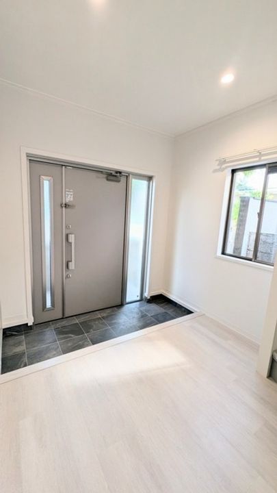 東京都世田谷区弦巻4(一戸建)の賃貸物件の玄関