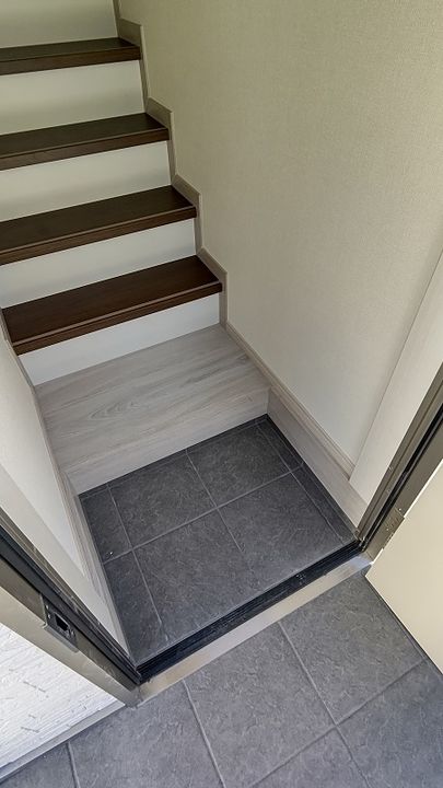 埼玉県草加市旭町5(アパート)の賃貸物件の玄関