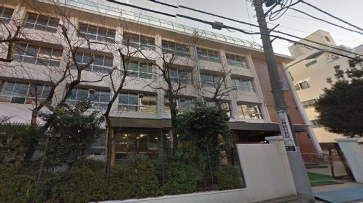 石見ビルの周辺