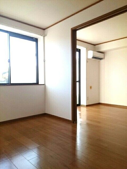 メゾンプロムナ-ドTの居間