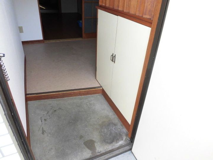 コーポ峰清の玄関