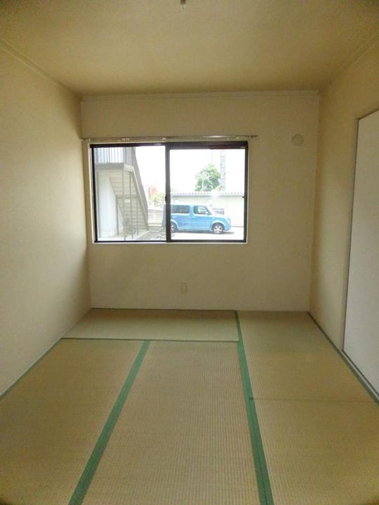 サニーハウス中原Aの居間