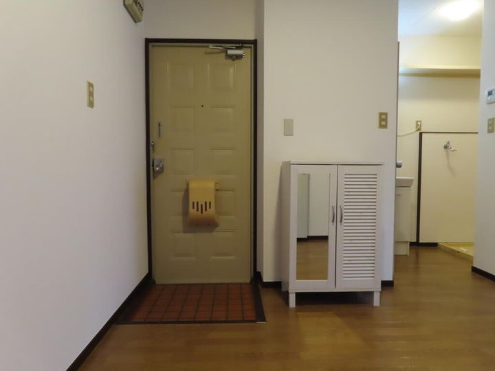 サンビレッジ福山A棟の玄関