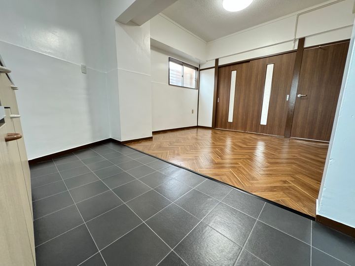 あさひビルの居間