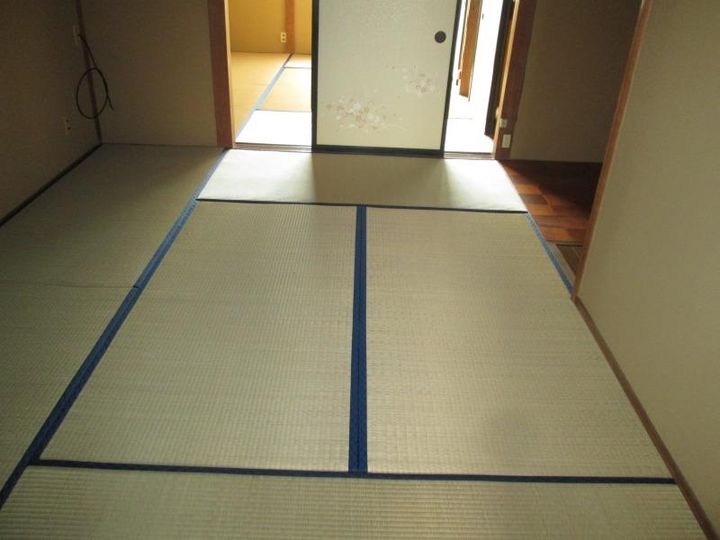 山甚ホームの居間