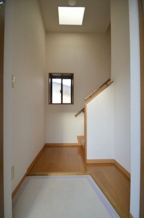 岡山県岡山市北区津島本町(マンション)の賃貸物件の玄関