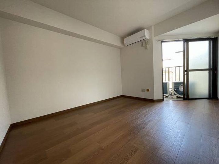 かねさか第2関口マンションの居間