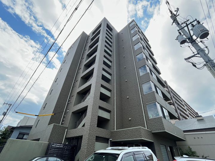 岡山県岡山市北区伊福町1の賃貸マンションの外観