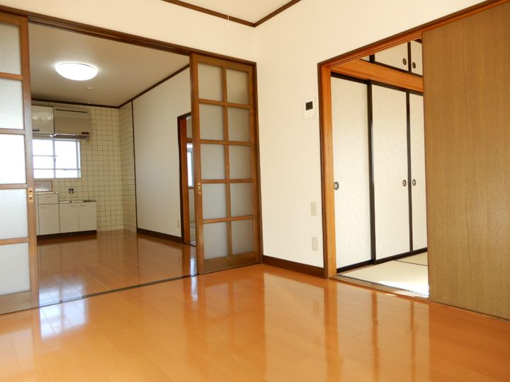 ジュメールIIの居間