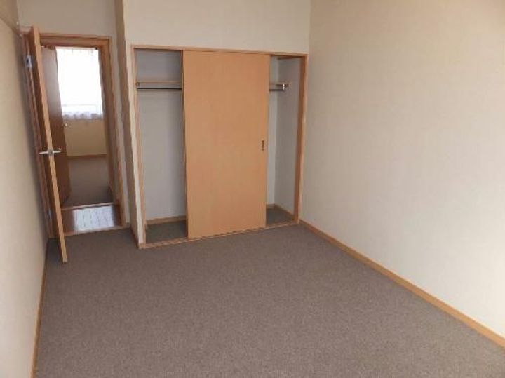 レオパレス長尾の居間
