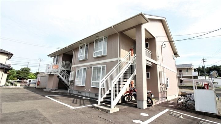 アミグランデ山下の外観