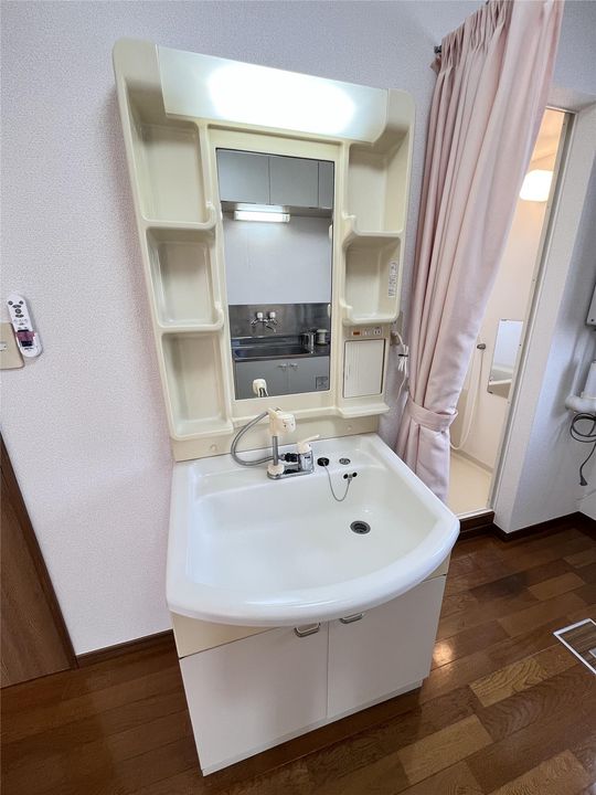 ハーバー秋山の内装