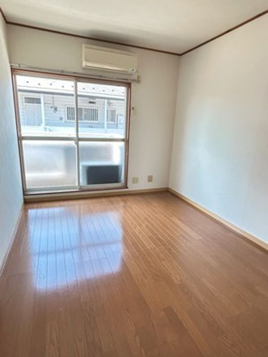 ハイツ向原B棟の居間