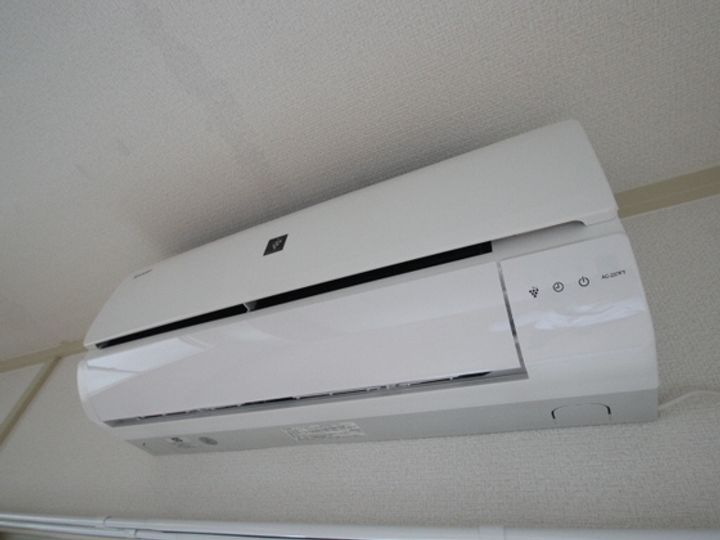 ブルックス駅前の内装