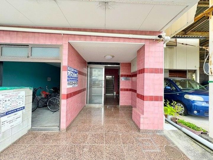 フォースアベニューの地図