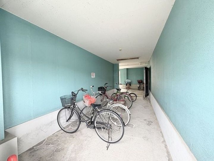 フォースアベニューの地図