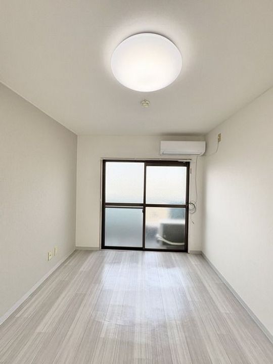 フォースアベニューの内装