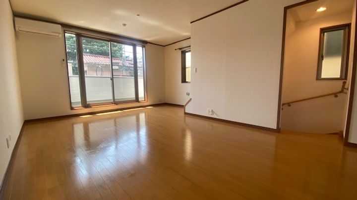 神奈川県横浜市鶴見区尻手2(一戸建)の賃貸物件の居間