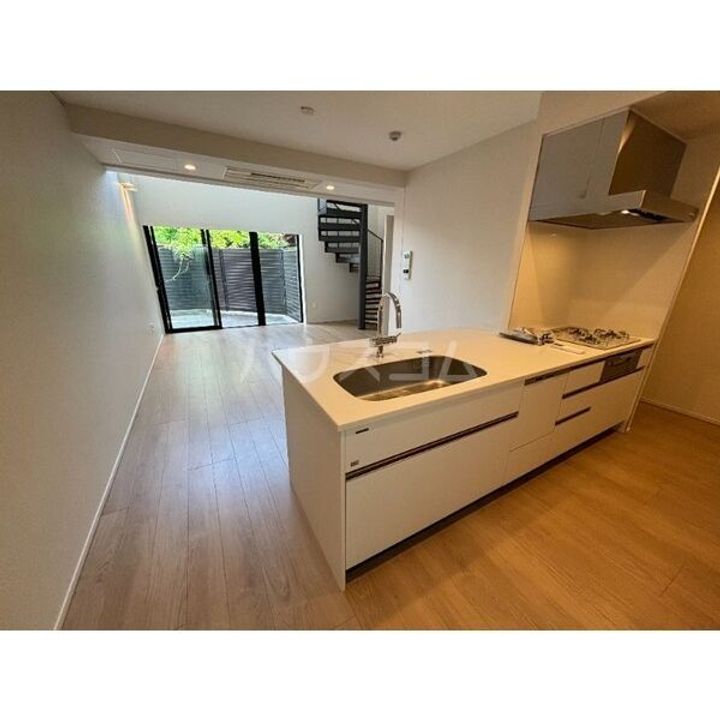 ウィステリア御池の居間