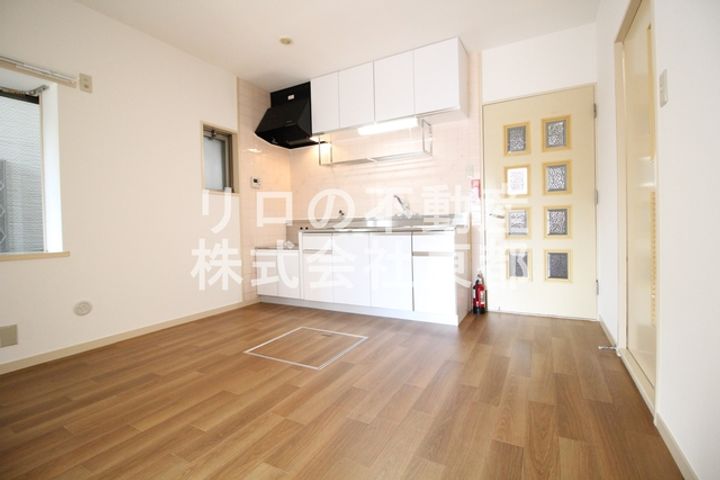 プリースメゾン御幸の居間