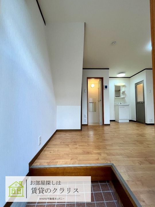 京都府向日市森本町下森本(一戸建)の賃貸物件の玄関