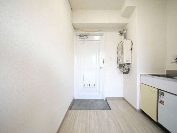 サンプラザ京橋の玄関