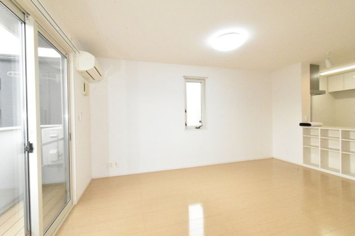 新潟県新潟市東区空港西1(アパート)の賃貸物件の居間