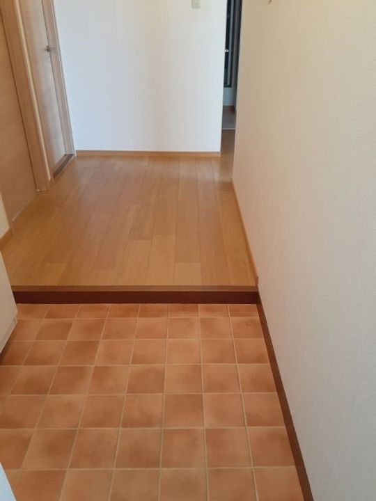 茨城県筑西市下岡崎2(マンション)の賃貸物件の玄関