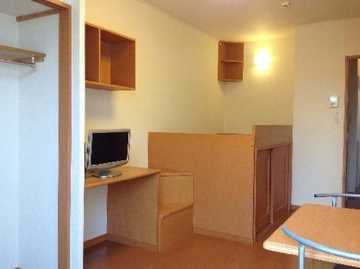 レオパレスクレストの居間