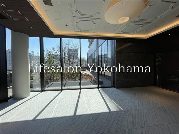 THE YOKOHAMA FRONT TOWERの地図