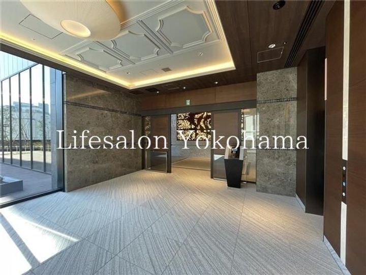 THE YOKOHAMA FRONT TOWERの地図