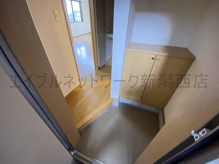 レジデンスKの玄関