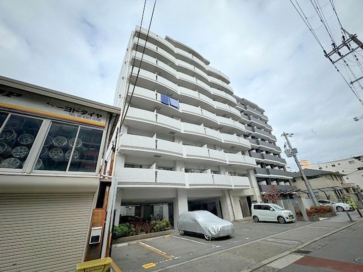 ルクレ新大阪レジデンスの外観