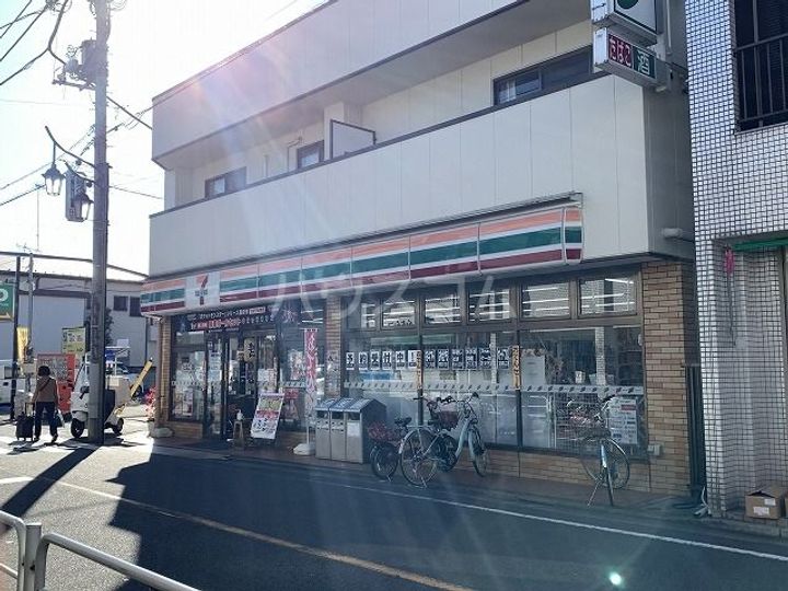 ルミナス コメ コートの周辺