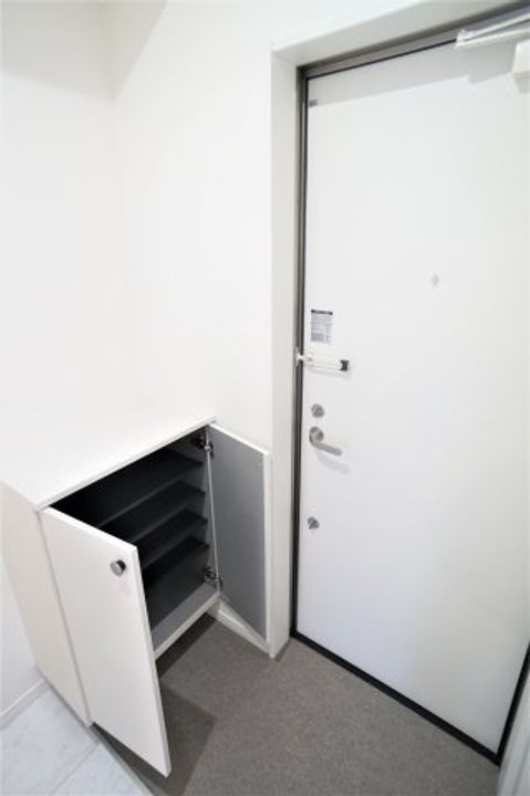 リラフォート津田沼の玄関