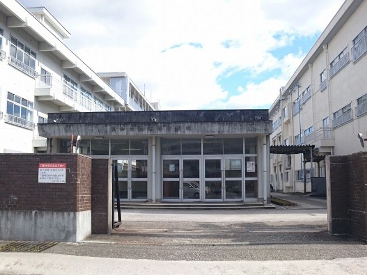 ウエストハイツ(南河ノ瀬)の周辺