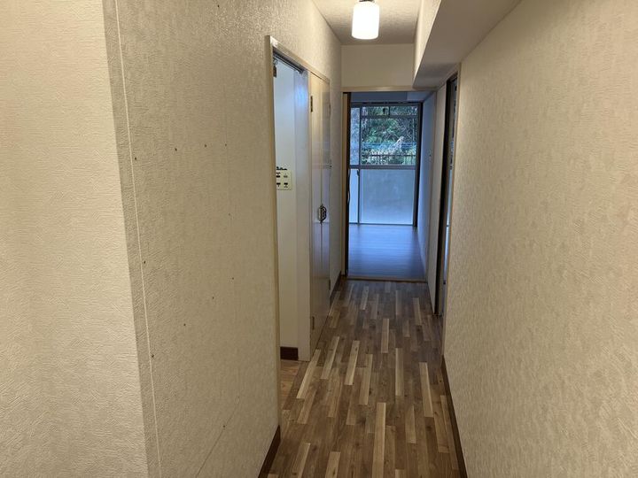 メゾン武駒弐番館の玄関