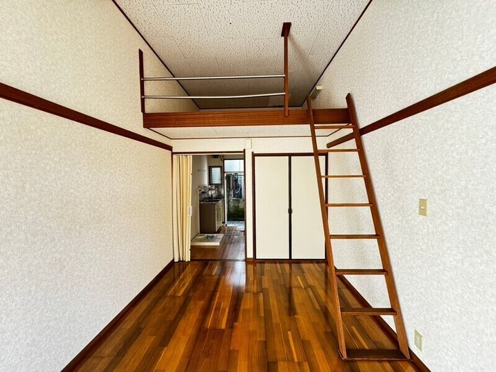 アティック二葉の内装