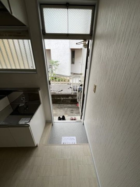 第一河村ハイツの玄関