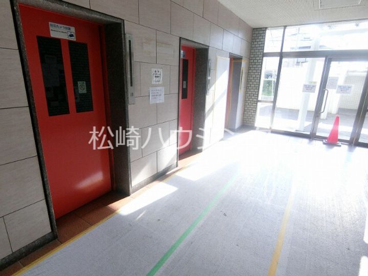 上高田4丁目団地1号棟の地図