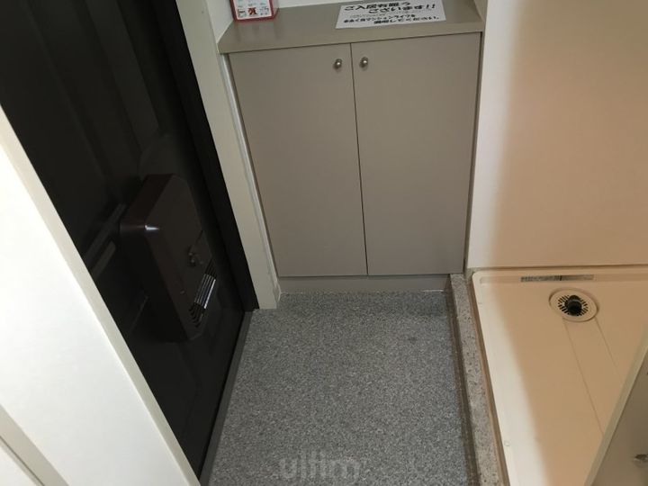 四条大宮シャトー朝日の玄関