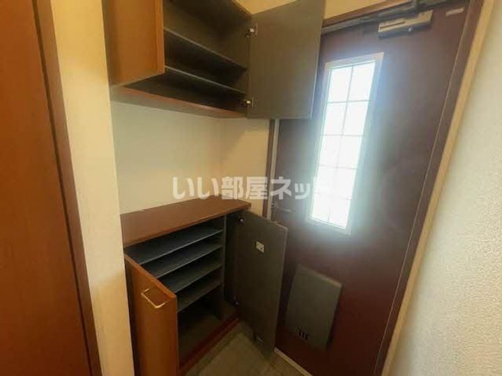 和歌山県和歌山市紀三井寺(アパート)の賃貸物件の玄関